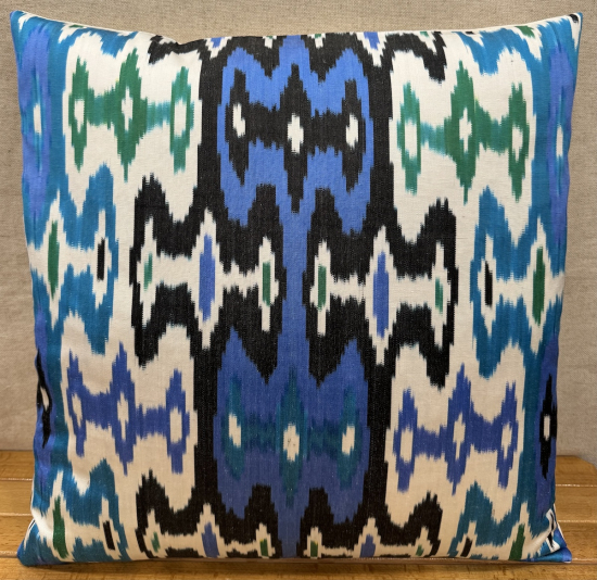 Ikat Pillow ( 50 x 50 cm ) 