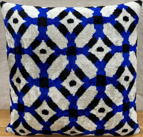 Velvet Pillow( 50 x 50 cm )