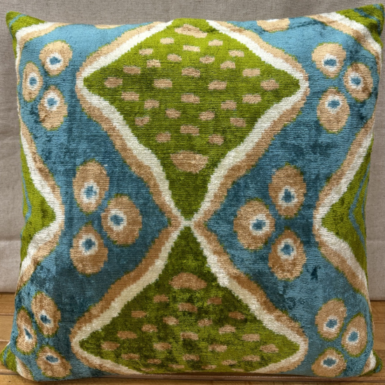 Velvet Pillow ( 50 x 50 cm )