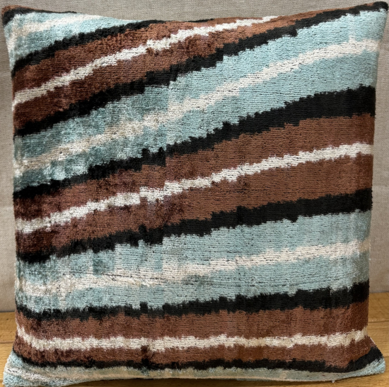 Velvet Pillow( 40 x 40 cm )