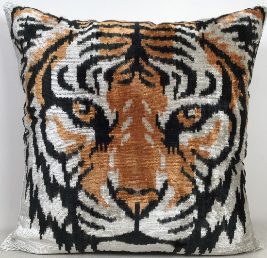 Velvet Pillow ( 50 x 50 cm )