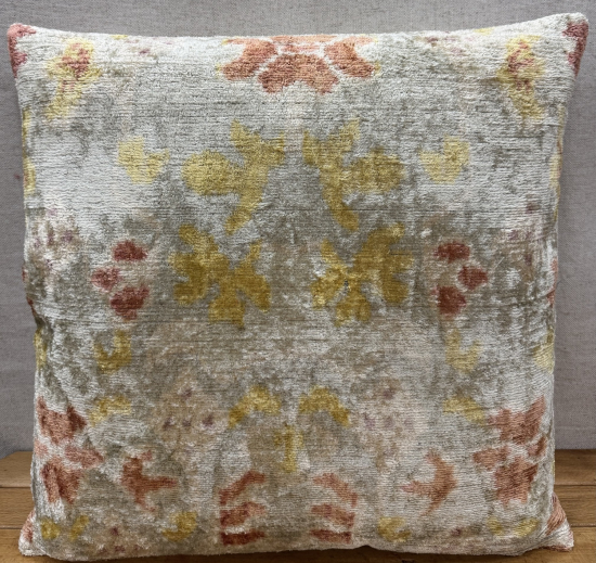 Velvet Pillow ( 50 x 50 cm )