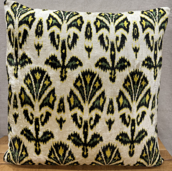 Velvet Pillow ( 50 x 50 cm )