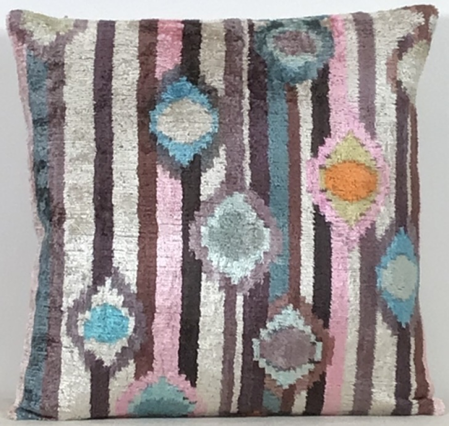 Velvet Pillow ( 40 x 40 cm )