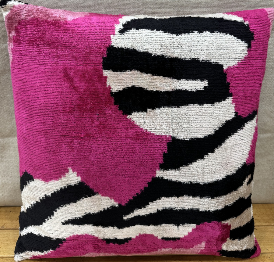 Velvet Pillow ( 40 x 40 cm )