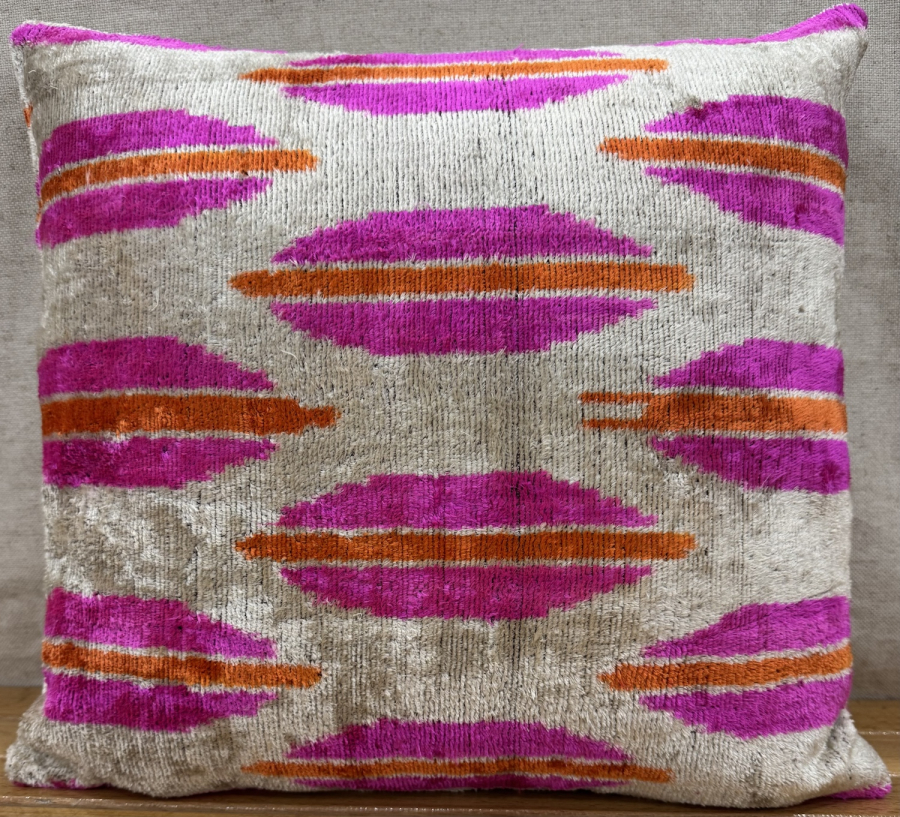 Velvet Pillow ( 40 x 40 cm )